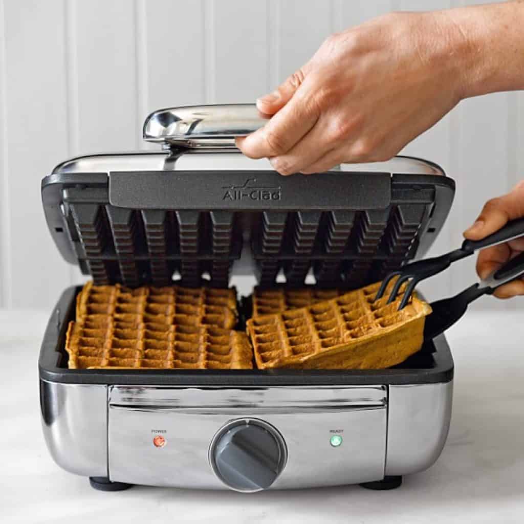 Best Waffle Maker Advice by Carlos Waffleking – Your Expert in Breakfast Gadgets