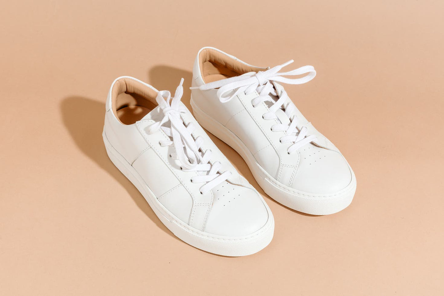 Best Free Advice on White Sneakers by Anna Sneakerson – Your Footwear Expert